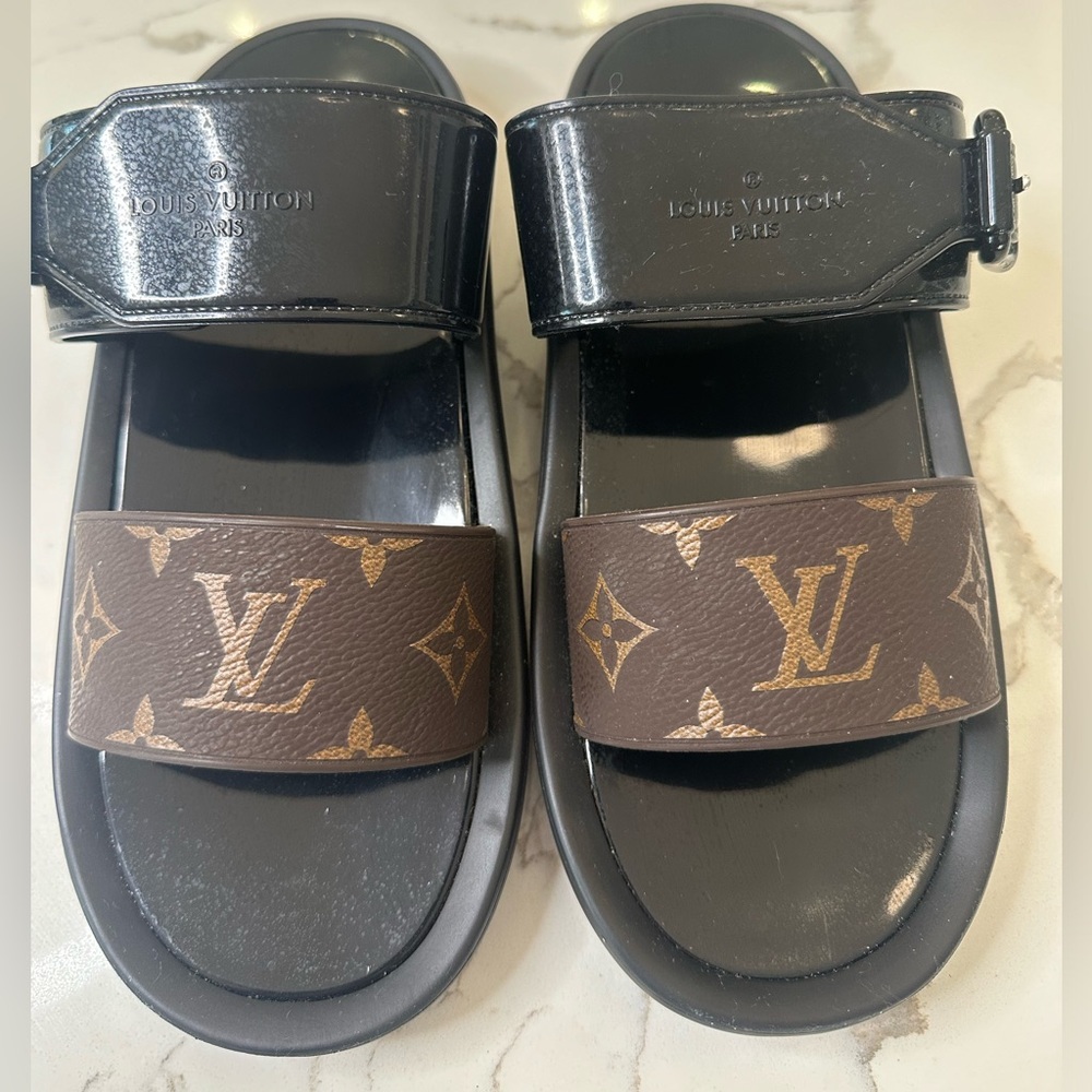 Louis Vuitton Sunbath Flat Mules in Brown Monogram Canvas & Black Rubber - Picture 4 of 9